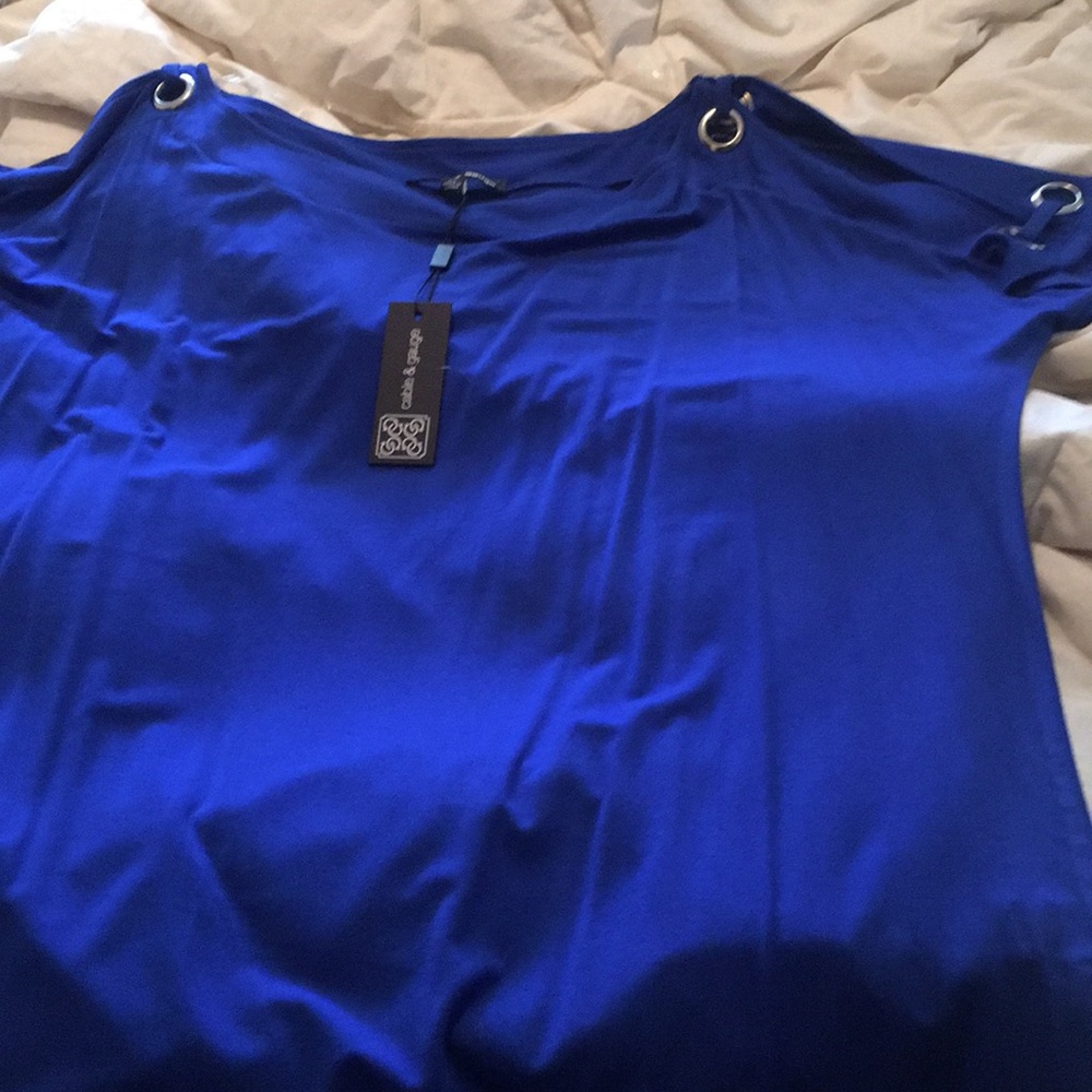 Blue open sleeve shirt